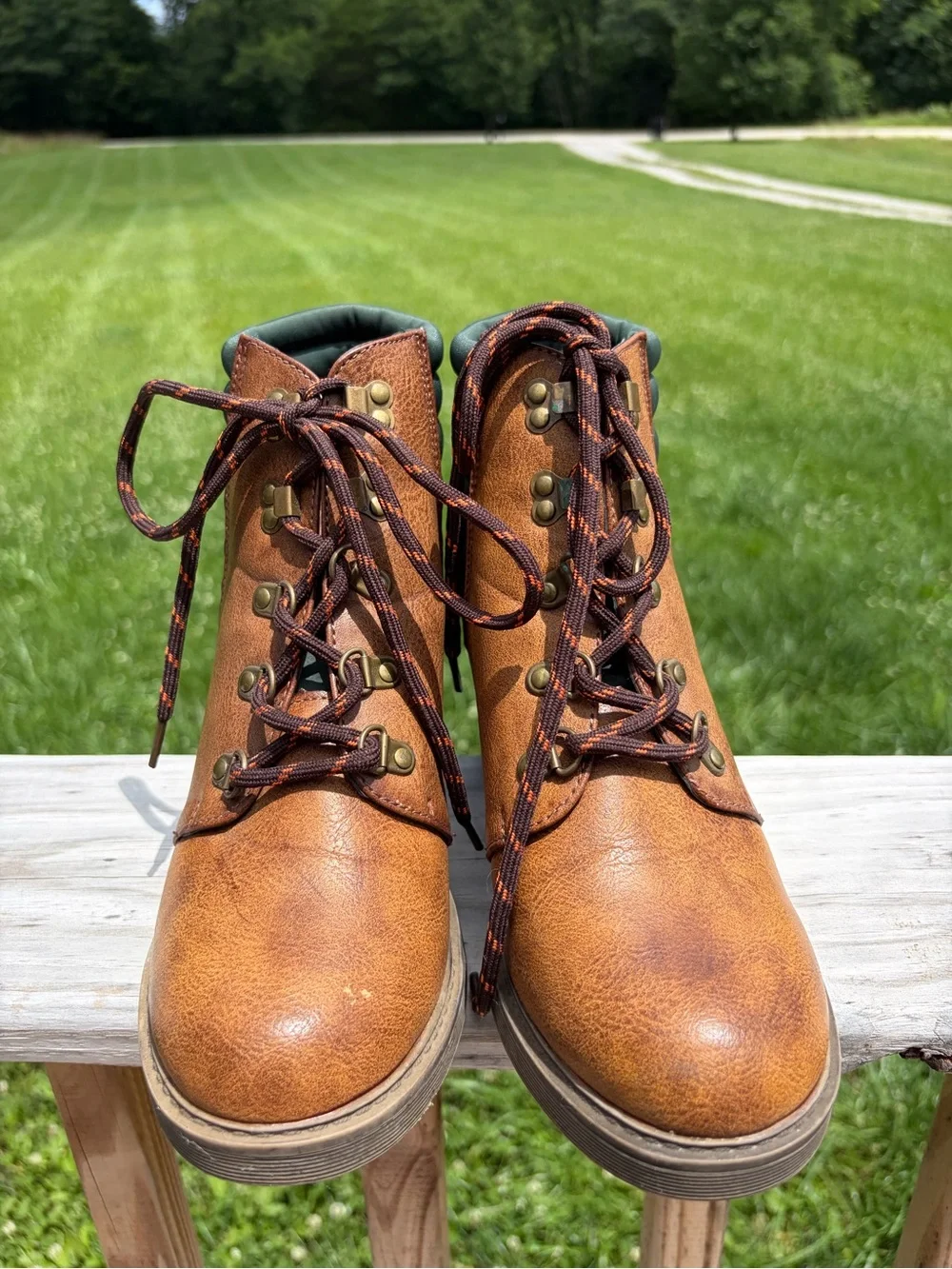 Dirty Laundry Women's 9 Boots Booties Lace Up Block Heel Green Accents Cabincore